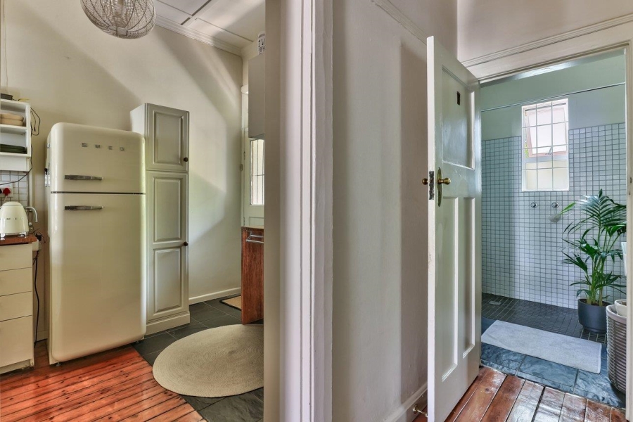 To Let 2 Bedroom Property for Rent in Vredehoek Western Cape